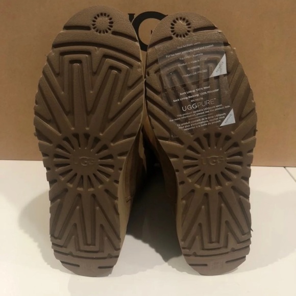 Uggs Aime Classic Slim Boots - Picture 7 of 8